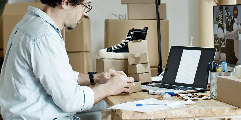 FUNDAMENTOS PARA LA CREACIÓN DE TIENDAS VIRTUALES Y DESARROLLO DE LA ACTIVIDAD COMERCIAL ONLINE