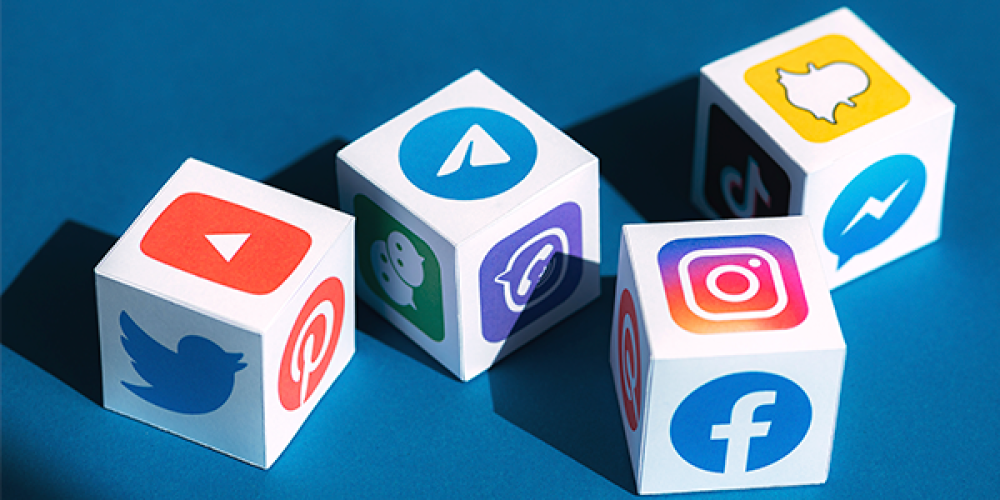 SOCIAL MEDIA, REDES SOCIALES Y COMUNITY MANAGEMENT